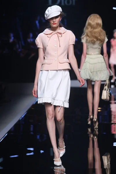 Look 27